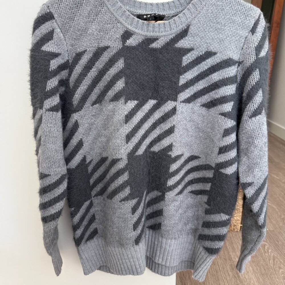 Dkny Gray Checked Pullover Sweater - image 1